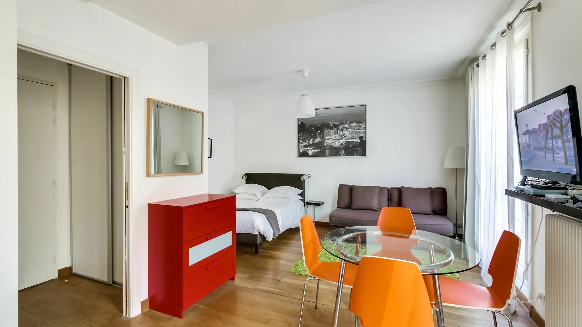 Les Appartements Du Louvre Paryż 0*,  Francja